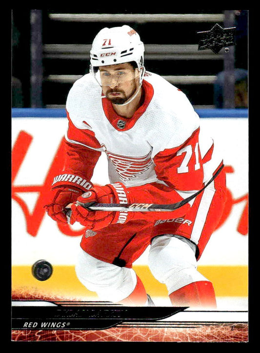 2024-25 Upper Deck #305 Dylan Larkin