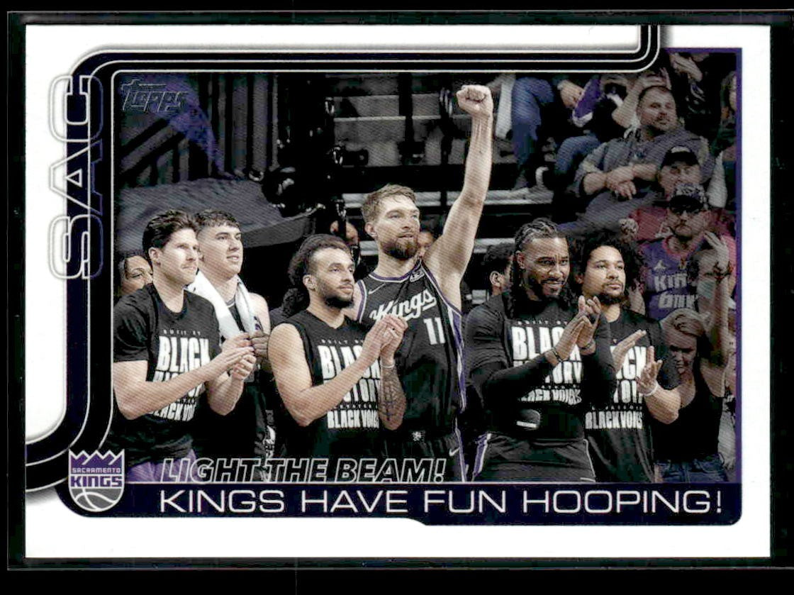 2025-26 Topps #295 Light The Beam!: Kings Have Fun Hooping!