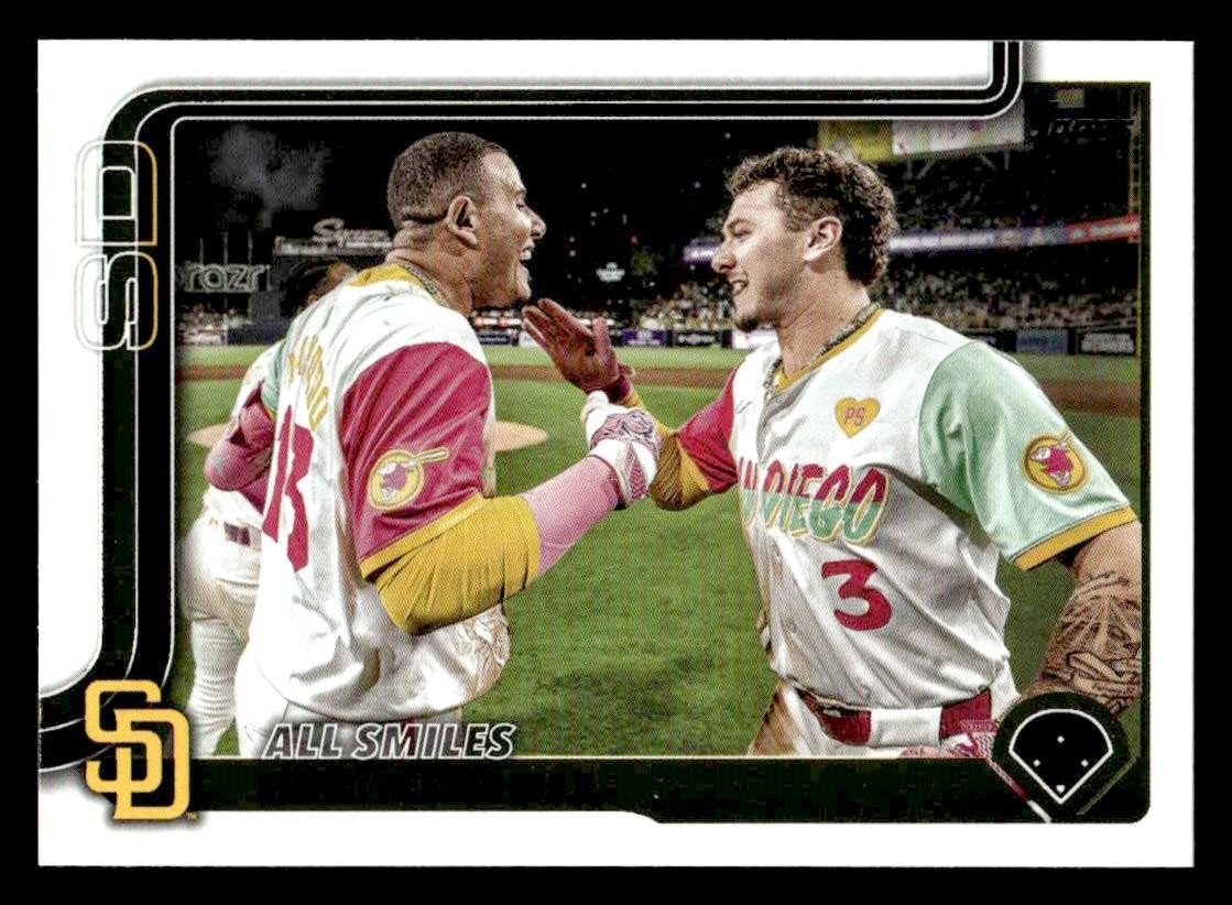 2025 Topps #143 All Smiles: Perfect Weather in S.D.